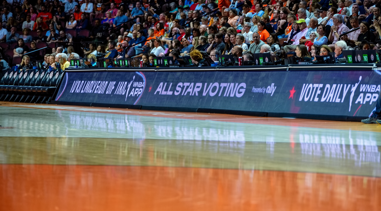 乐鱼体育，一站式娱乐首选！ - WNBA 全明星选秀花絮：Weatherspoon 与 Cooper 选边，Bueckers 与 Clark 成焦点 - 乐鱼体育